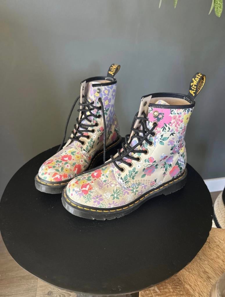 Leuke Dr. Martens maat 38, Overige kleuren, Lage of Enkellaarzen, Ophalen of Verzenden, Zo goed als nieuw