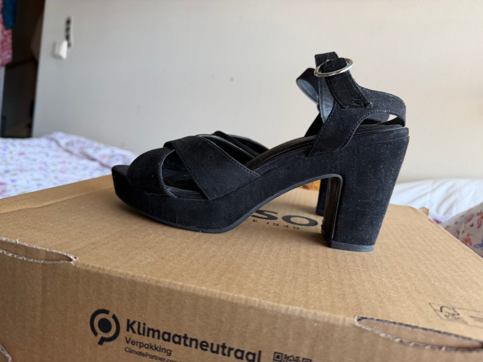 Nette open schoenen, Ophalen, Zo goed als nieuw, Zwart, Sneakers of Gympen