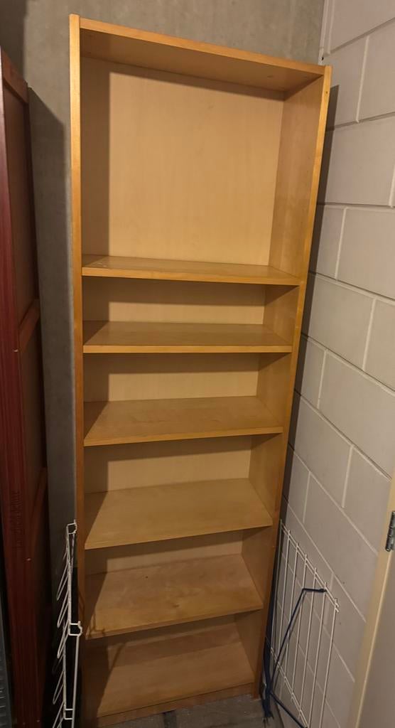 Hoge Billy kast met verstelbare planken, Ophalen, Gebruikt
