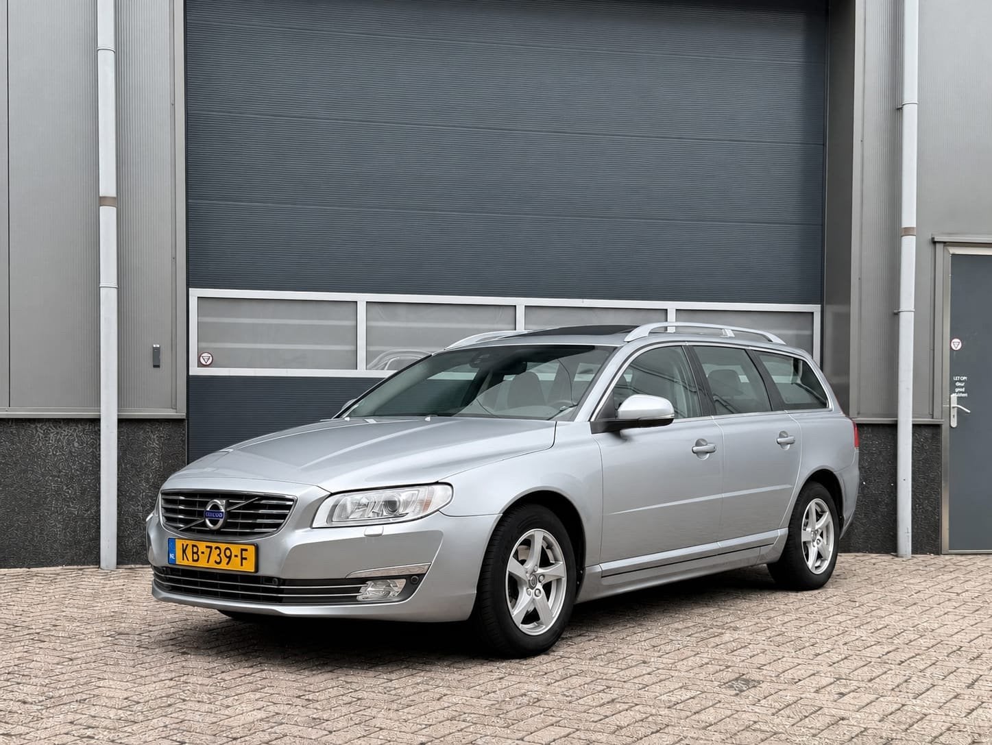 Volvo V70 2.0 D4 Polar+ bj.2016 Autom|Navi|Leder|Trekh|Nap., Automatische klimaatregeling, Diesel, 22 km/l, 750 kg