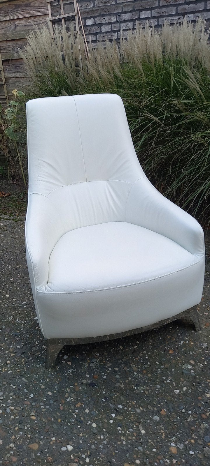 Chateaux d'Ax fauteuil. Wit leer. Nieuwstaat!!, Ophalen, Zo goed als nieuw, 50 tot 75 cm, Leer