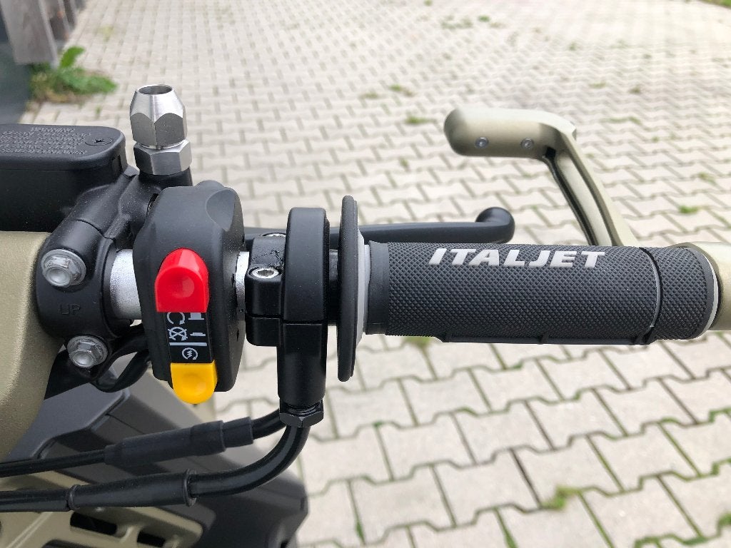 Foto 9 van Limited Edition Italjet Dragster 200 - Nr.182/499 Nieuw 0km