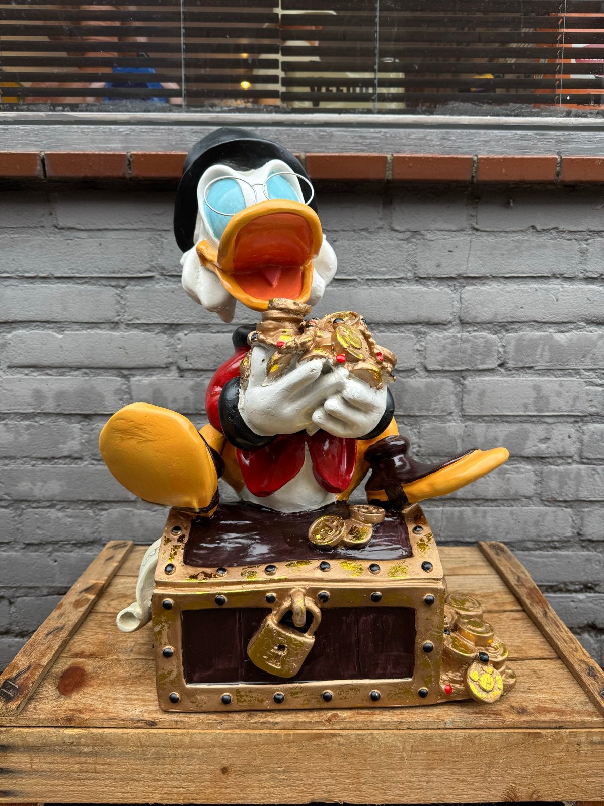 Dagobert Duck beeld met schatkist - Disney, Verzamelen, Disney, Ophalen, Beeldje of Figuurtje, ., Overige figuren