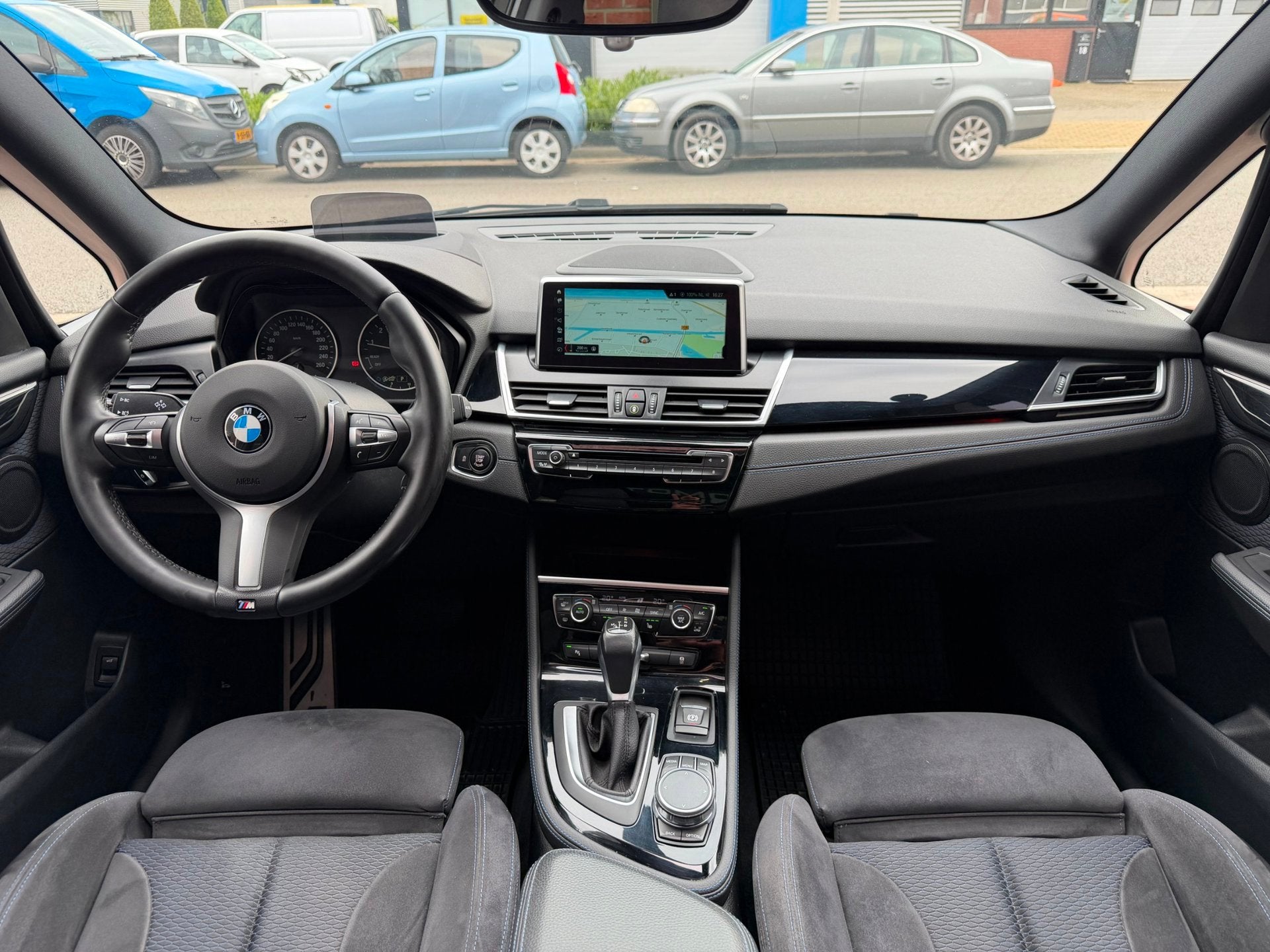 BMW 2-serie Gran Tourer 220i 7p. M-Sport LED HUD Pano Camera, Auto's, Automaat, Gebruikt, Zwart, 2-Serie Gran Tourer