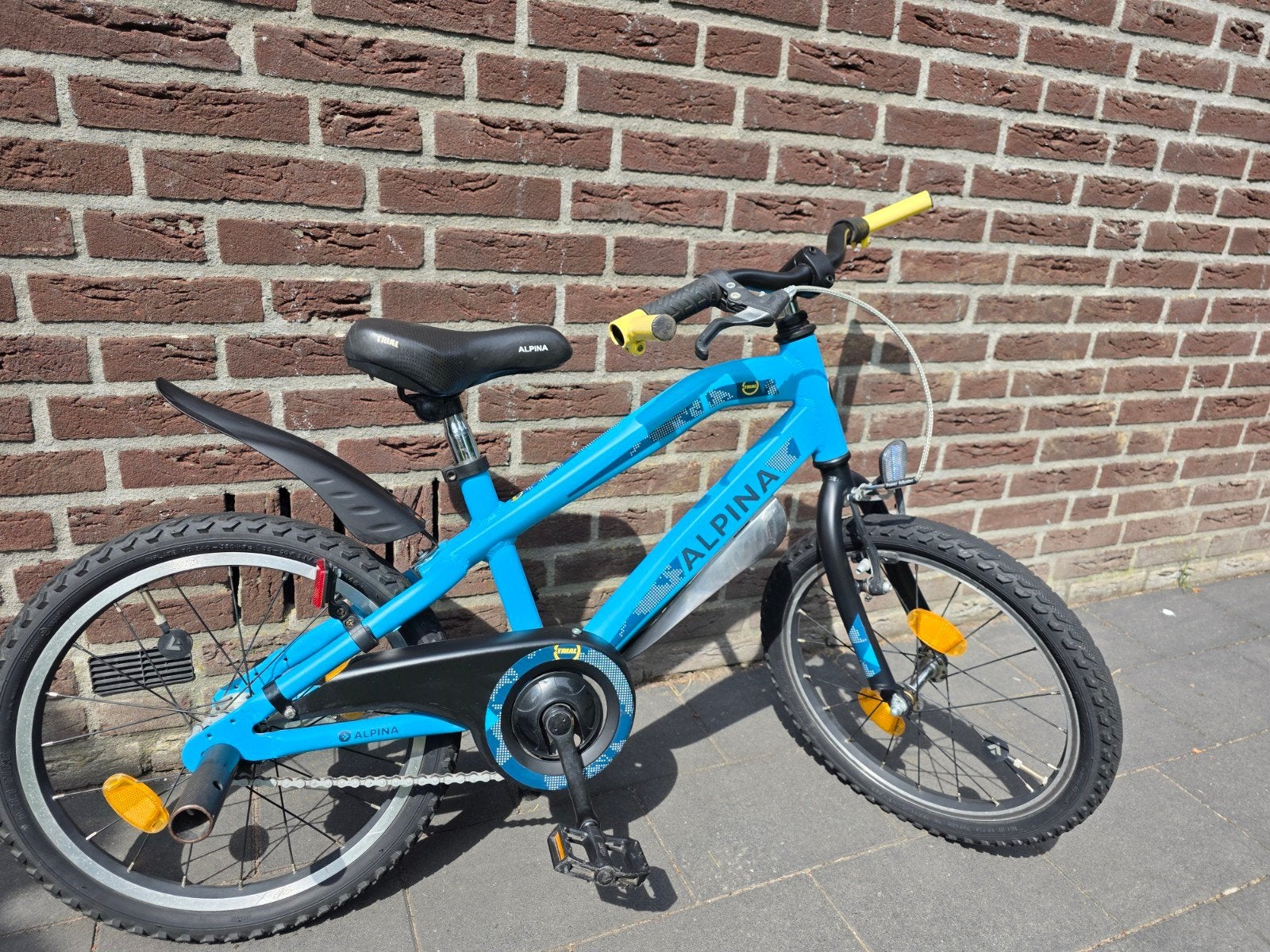 Alpina kinderfiets 18-20 inch - Zo goed als nieuw, Fietsen en Brommers, Fietsen | Kinderfietsjes, 20 inch of meer, Velgrem, Alpina