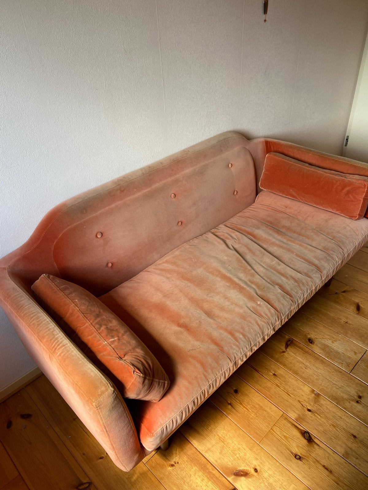 Vintage oranje fluwelen bank - Gebruikt, Huis en Inrichting, Ophalen, Gebruikt, 150 tot 200 cm, Tweepersoons