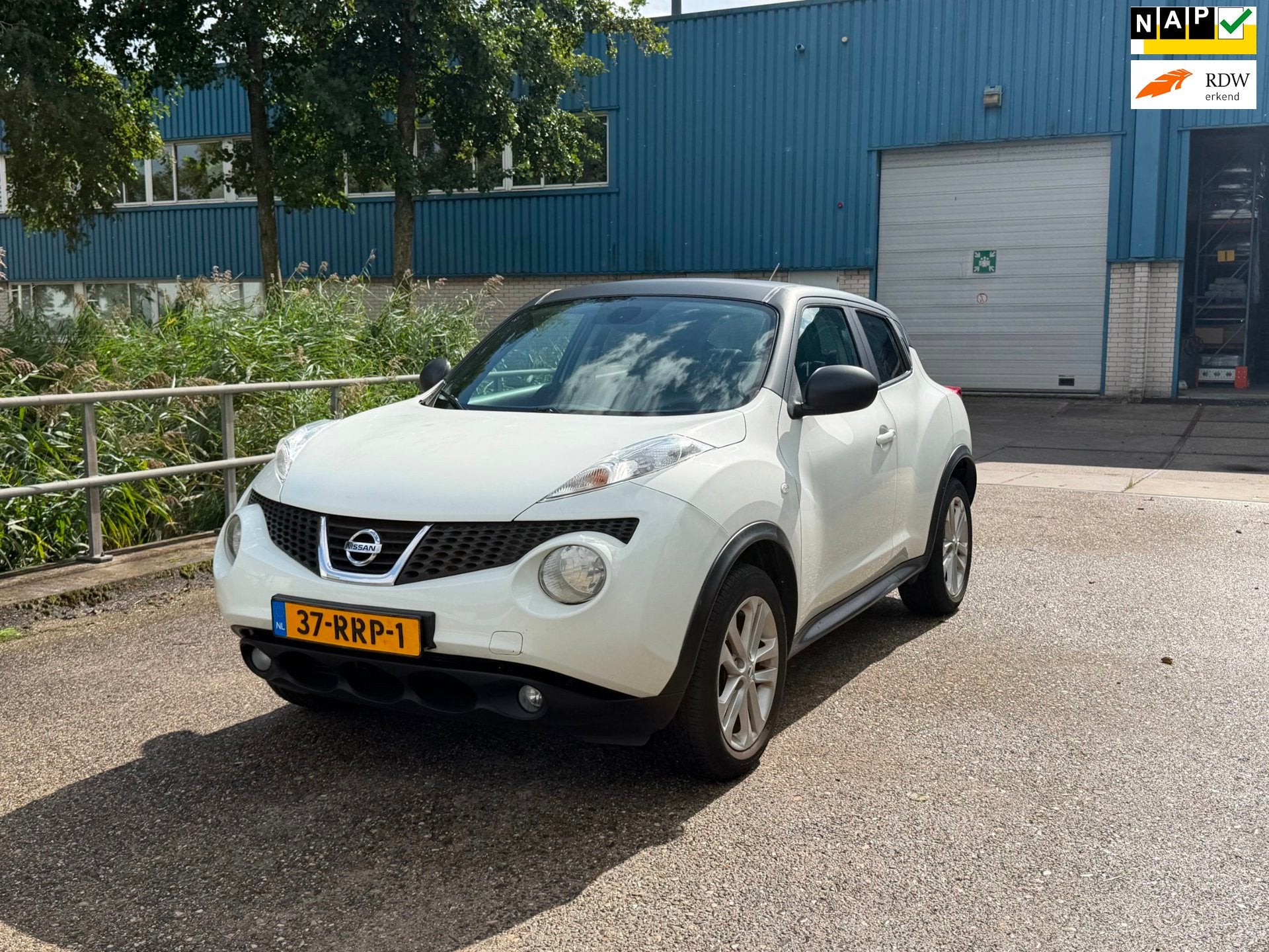 Nissan Juke 1.6 Tekna Automaat! Clima! Navi! Camera! NAP!, Auto's, Euro 5, SUV of Terreinwagen, 117 pk, 609 kg