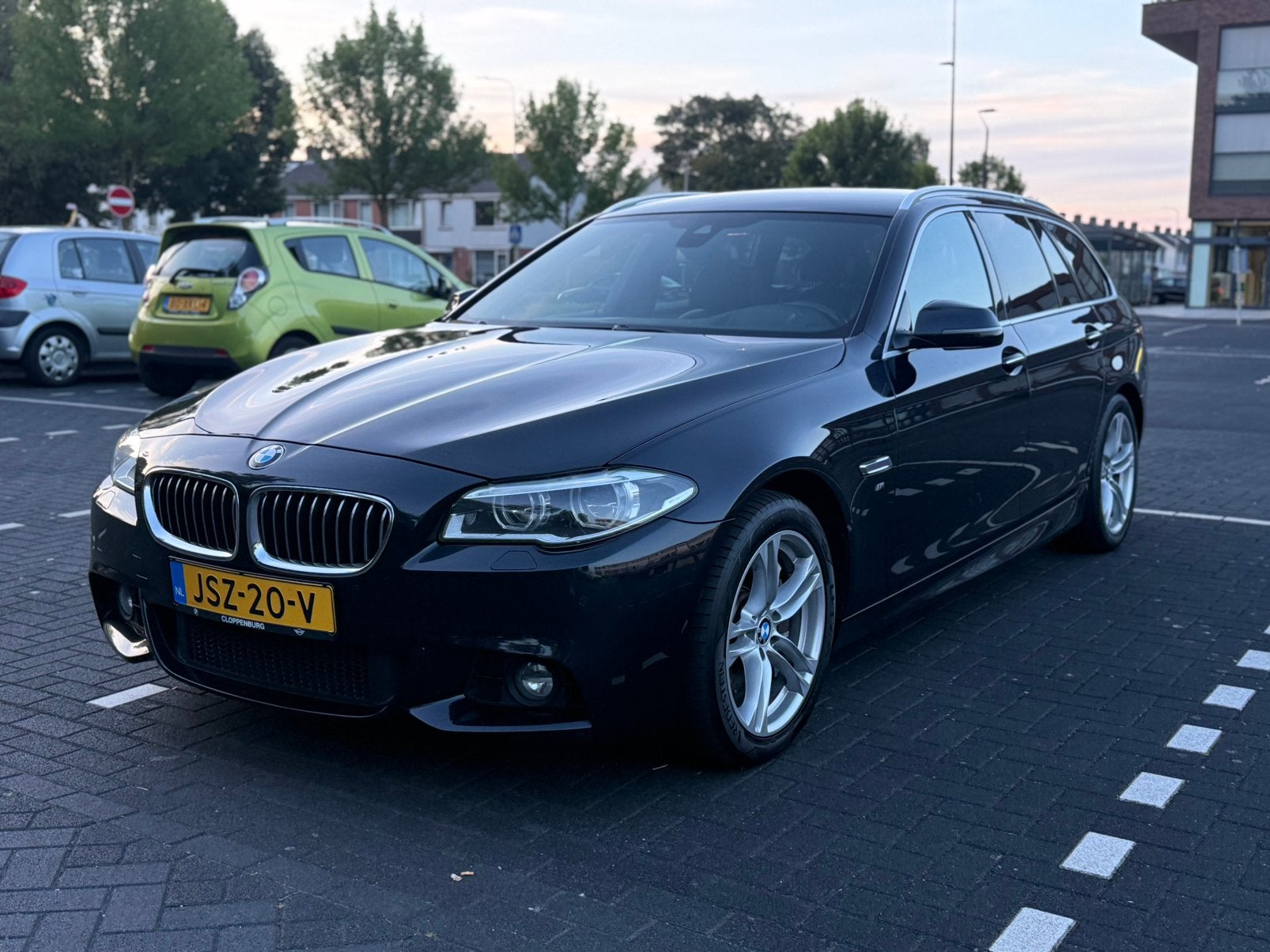 BMW 5-Serie 535D M Sport 2015 | Dealer ond | H&K | Head-Up |, Automaat, 2993 cc, 2000 kg, Zwart