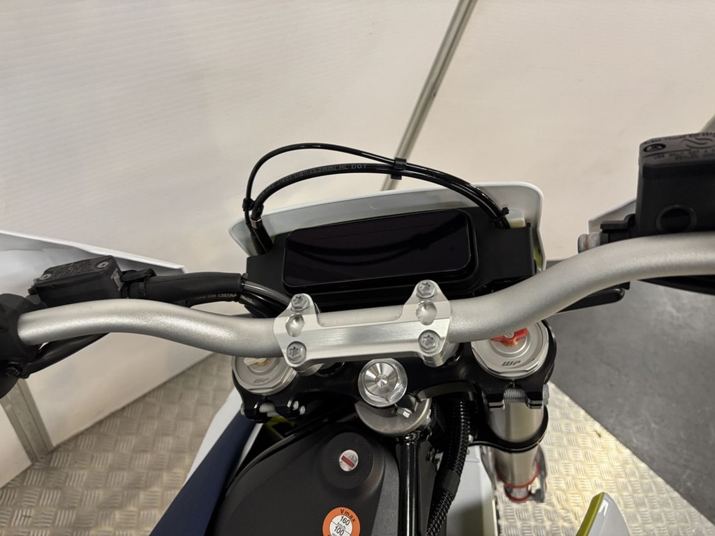 Husqvarna 701 ENDURO (bj 2026), Motoren, Bedrijf, Onbekend, Meer dan 35 kW, Enduro