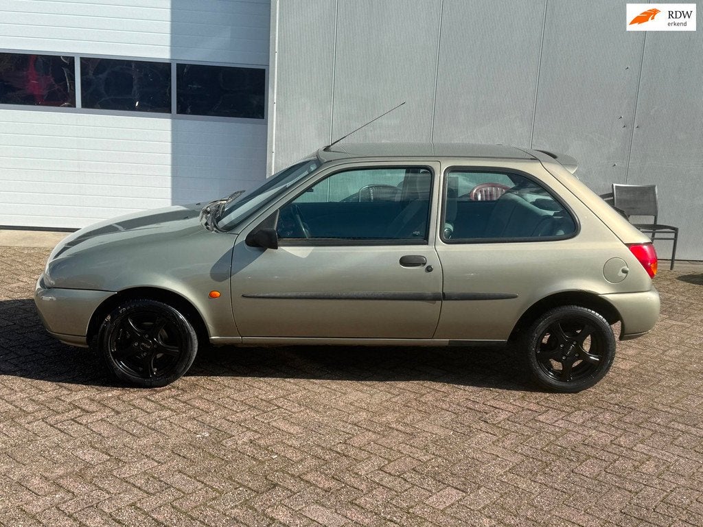 Ford Fiesta 1.3-8V Ambiente, Auto's, 1299 cc, Gebruikt, 31 €/maand, 4 cilinders