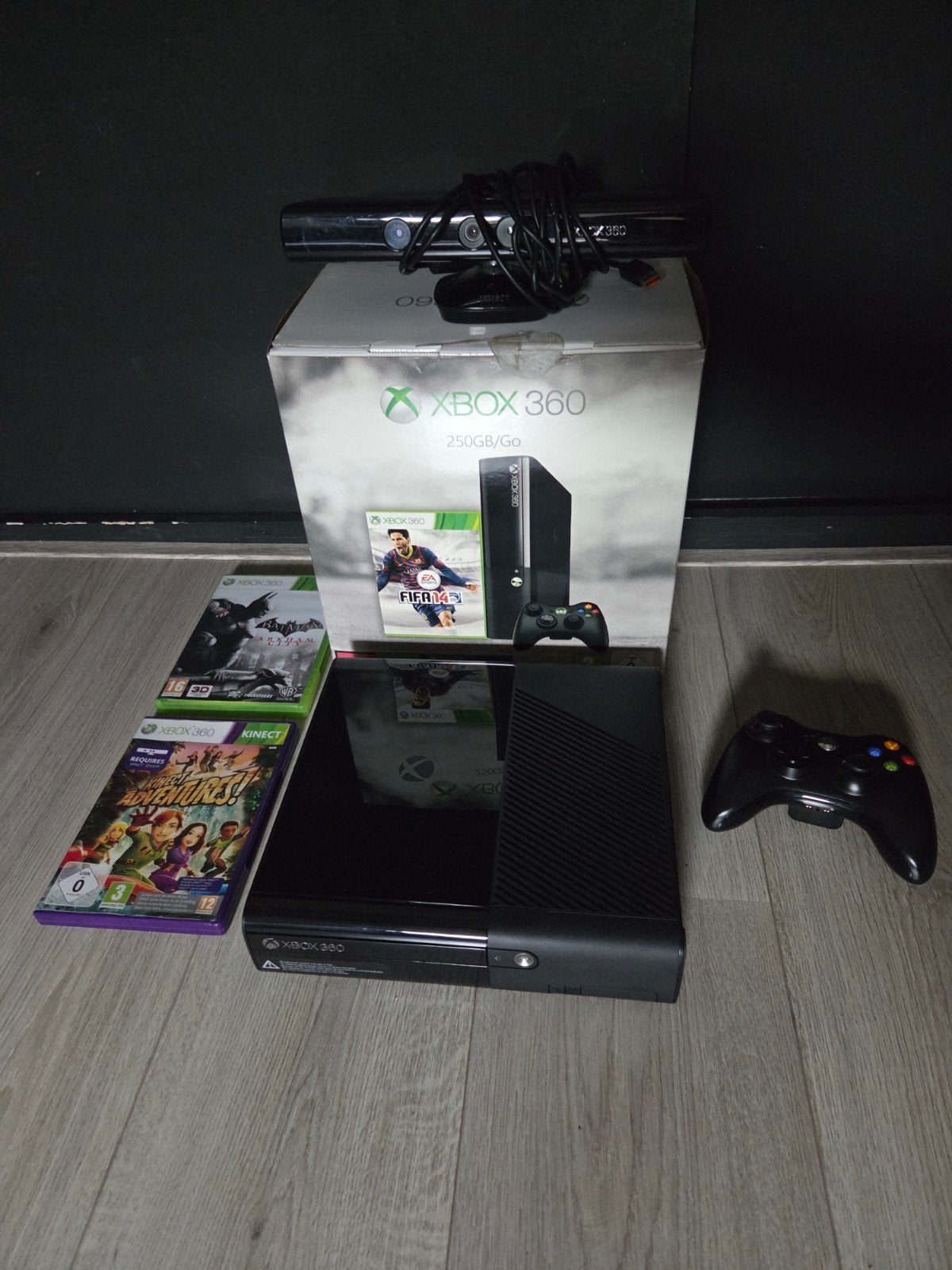 Xbox 360 E 500GB Complete Set, Spelcomputers en Games, Spelcomputers | Xbox 360, 512 MB, Met kinect, 360 E, Ophalen of Verzenden