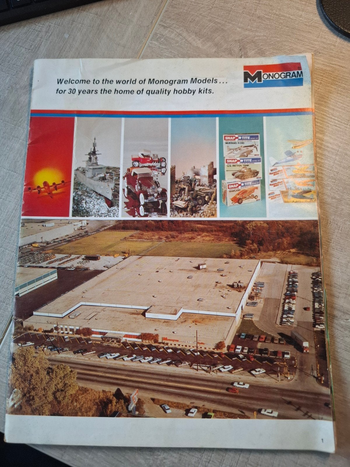 Monogram Models Catalogus - 30 jaar kwaliteit hobby kits, Ophalen of Verzenden, Gebruikt