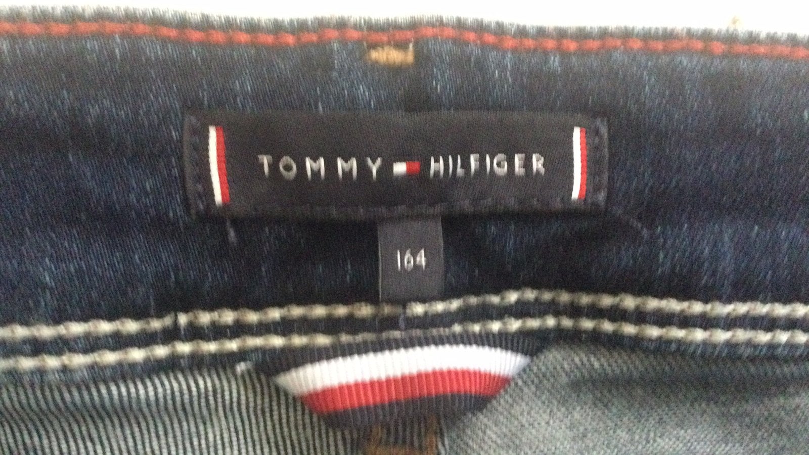 Tommy hilfiger jeans maat 164 NIEUW, winkelprijs €60, Broek, Nieuw, Jongen, Tommy hilfiger