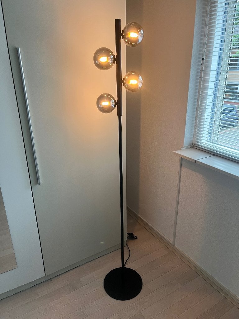 Vloerlamp zwart metaal/glas, Huis en Inrichting, Lampen | Vloerlampen, Ophalen, Zo goed als nieuw, Metaal, 150 tot 200 cm