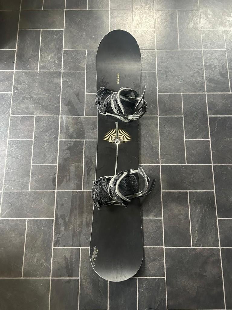 Rossignol snowboard 159 cm + Nidecker 2023 bindingen, Ophalen, Gebruikt, Board