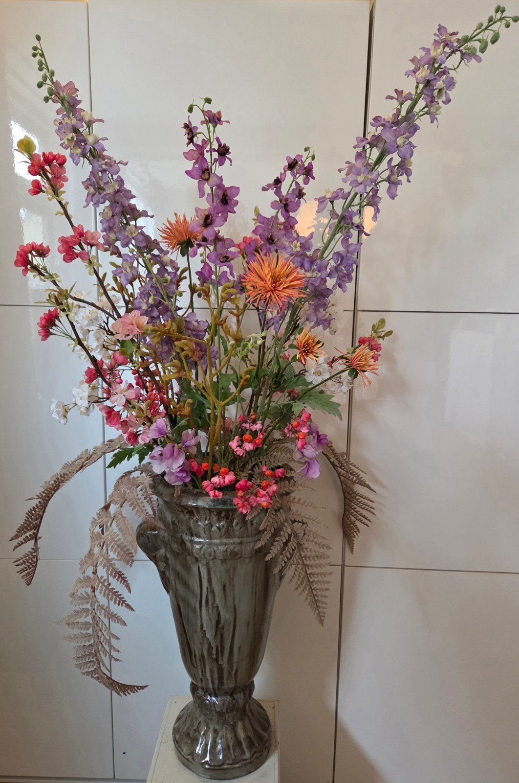 Groot bloemstuk met zgn zijden Silk-ka kunstbloemen, Ophalen, Silk-ka, Zijde, Zo goed als nieuw