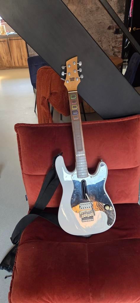Logitech Guitar Hero gitaar - Wit/Zwart, Spelcomputers en Games, Ophalen of Verzenden