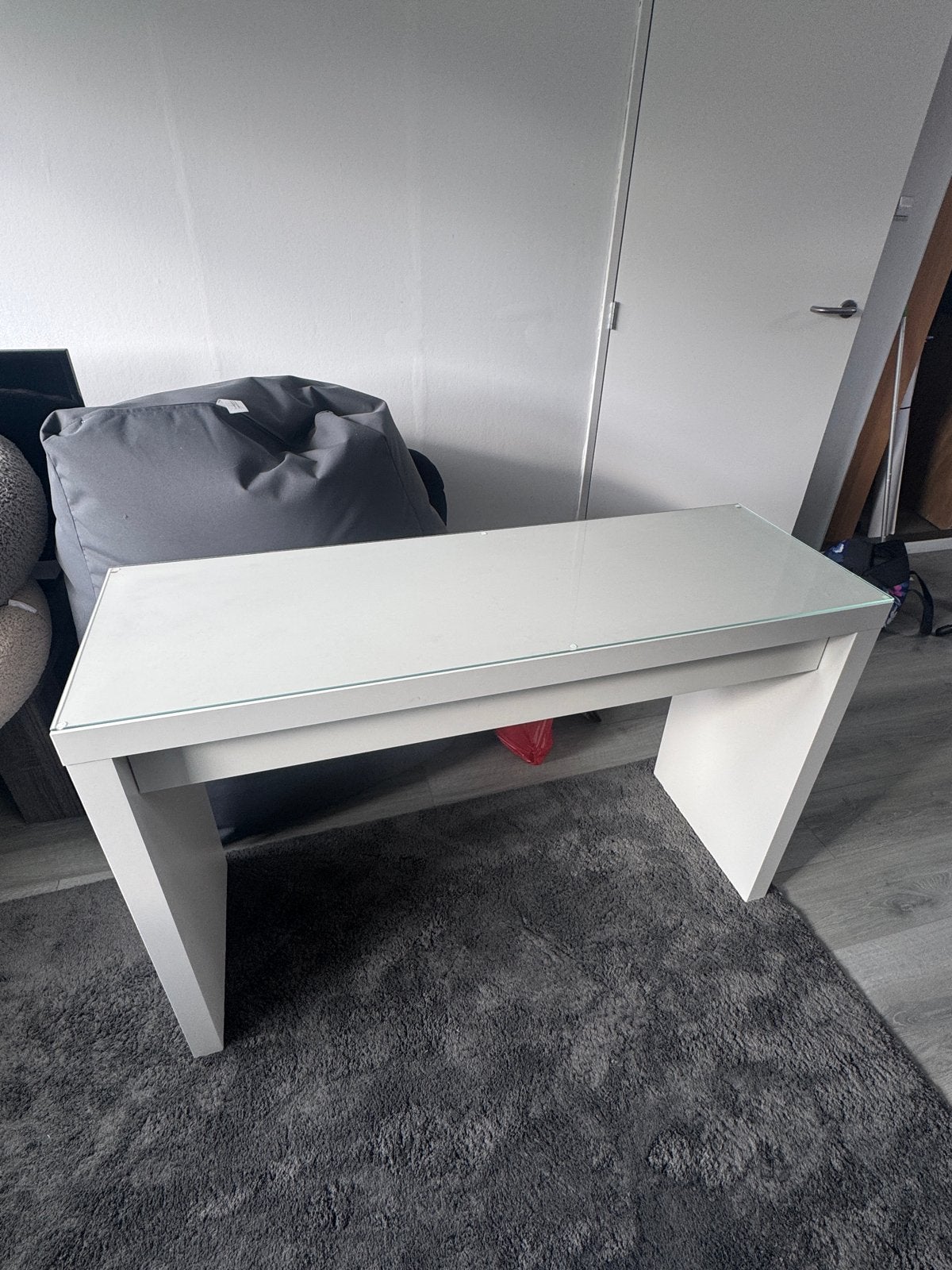 IKEA Malm make up tafel met  Lade en Glazen Bovenblad, Huis en Inrichting, Ophalen, Gebruikt, Met lades, IKEA