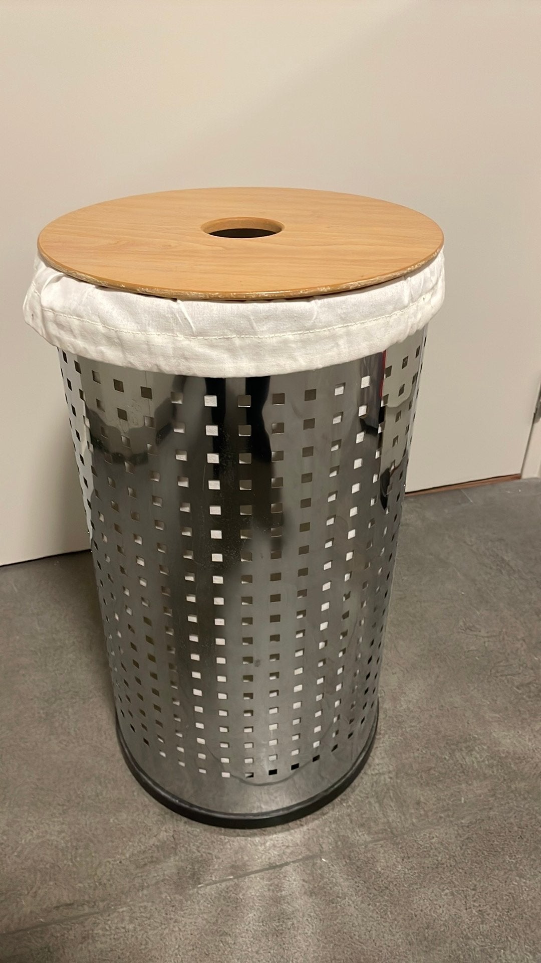 Wasmand - rvs met houten deksel, Ophalen, Gebruikt, Zilver, Wasmand