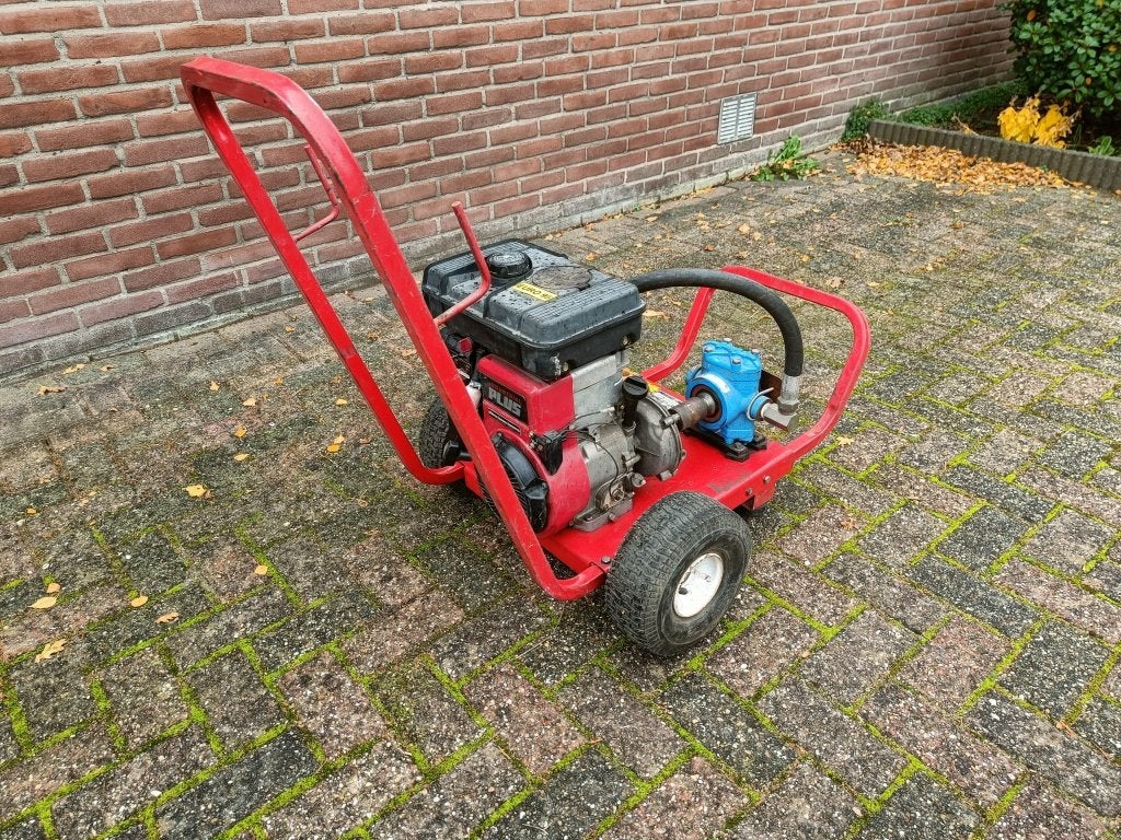 zuigerpomp met briggs stratton motor, Ophalen, Gebruikt, Benzinemotor, 1800 rpm of meer