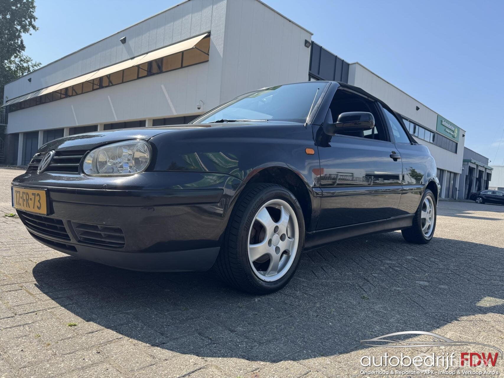 Volkswagen Golf Cabrio 1.8/LEER BEKLED/LM VELGEN/NAP/, Gebruikt, 4 cilinders, Cabriolet, 4 stoelen
