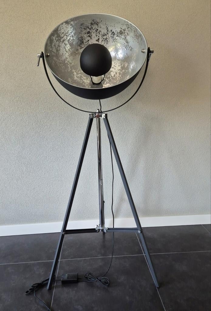 Vloerlamp Vandeheg Silver Sun, Ophalen, Modern, Industrieel, Zo goed als nieuw, Metaal