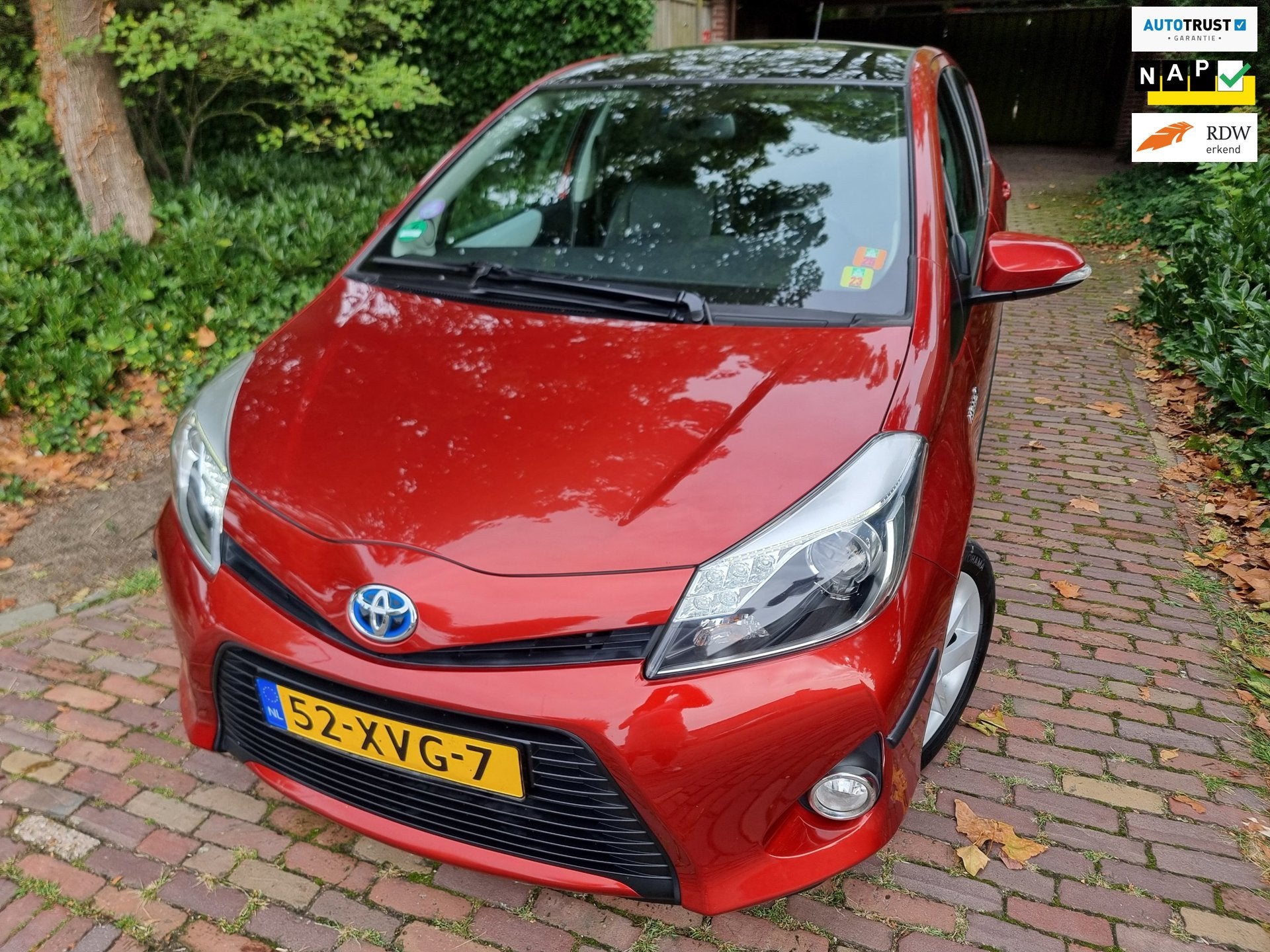 Toyota Yaris 1.5 Full Hybrid Dynamic Pano/Navi/Zwart Leder, Auto's, Toyota, Euro 5, 1497 cc, Gebruikt, 4 cilinders