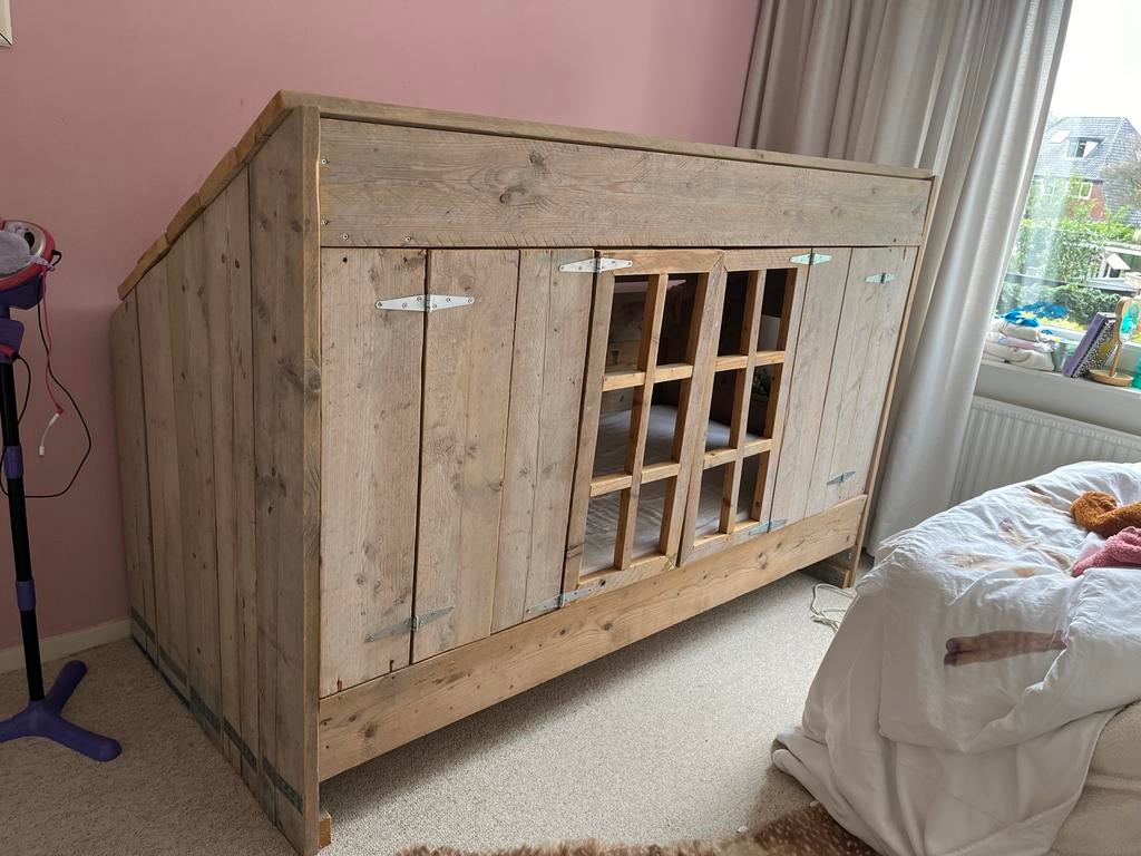 Huisjes bed. Bedstee kinderbed van steigerhout, Ophalen