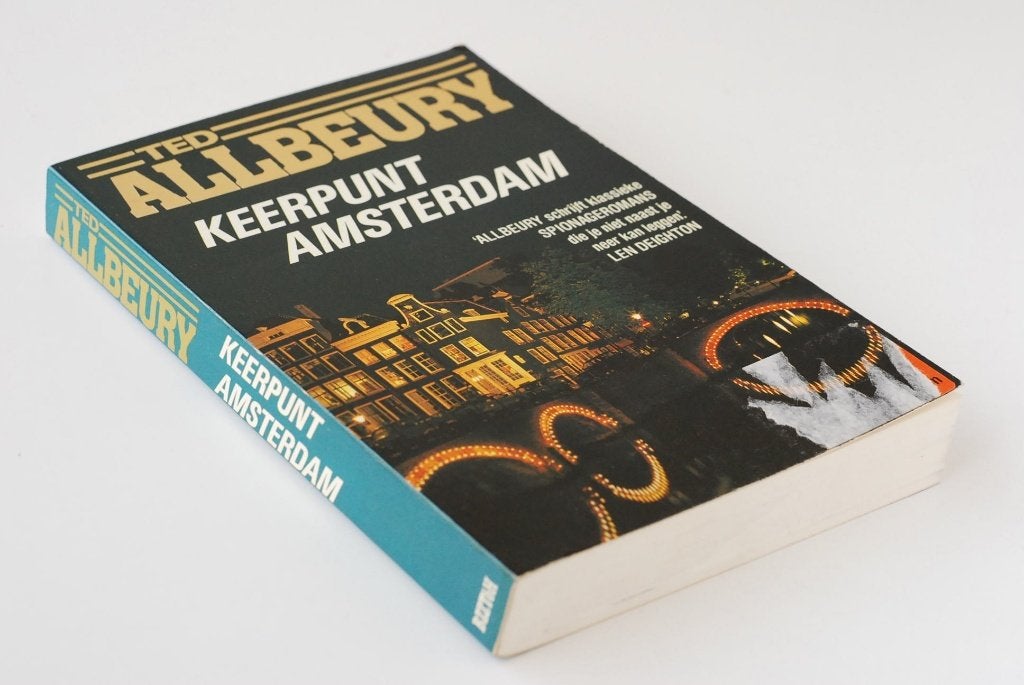 Ted Allbeury - Keerpunt Amsterdam Vintage Spionage Thriller, Europa overig, Verzenden, Zo goed als nieuw, Ted Allbeury