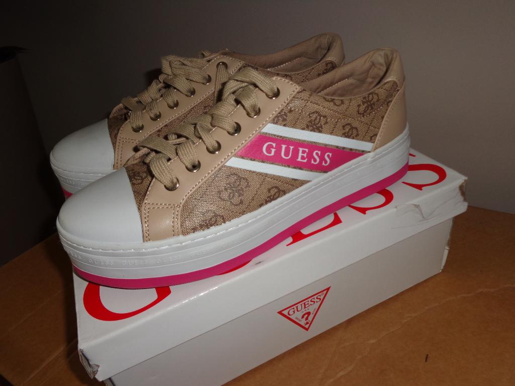 beige/roze damessneakers van Guess, maat 41, Beige, Ophalen of Verzenden, Sneakers of Gympen, Zo goed als nieuw