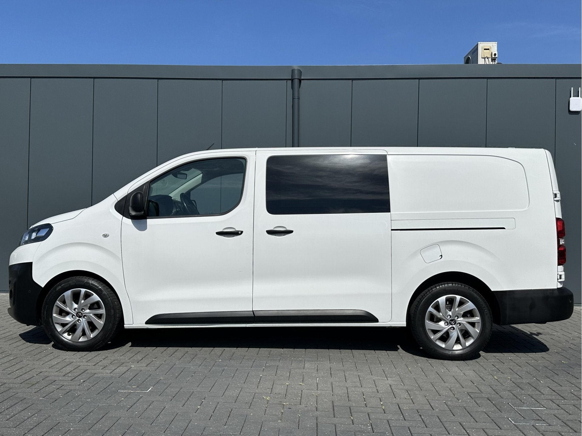 Citroën Jumpy 2.0 BlueHDI 180 PK / AUTOMAAT / L3H1 / DUBBEL, Gebruikt, Euro 6, 4 cilinders, Wit
