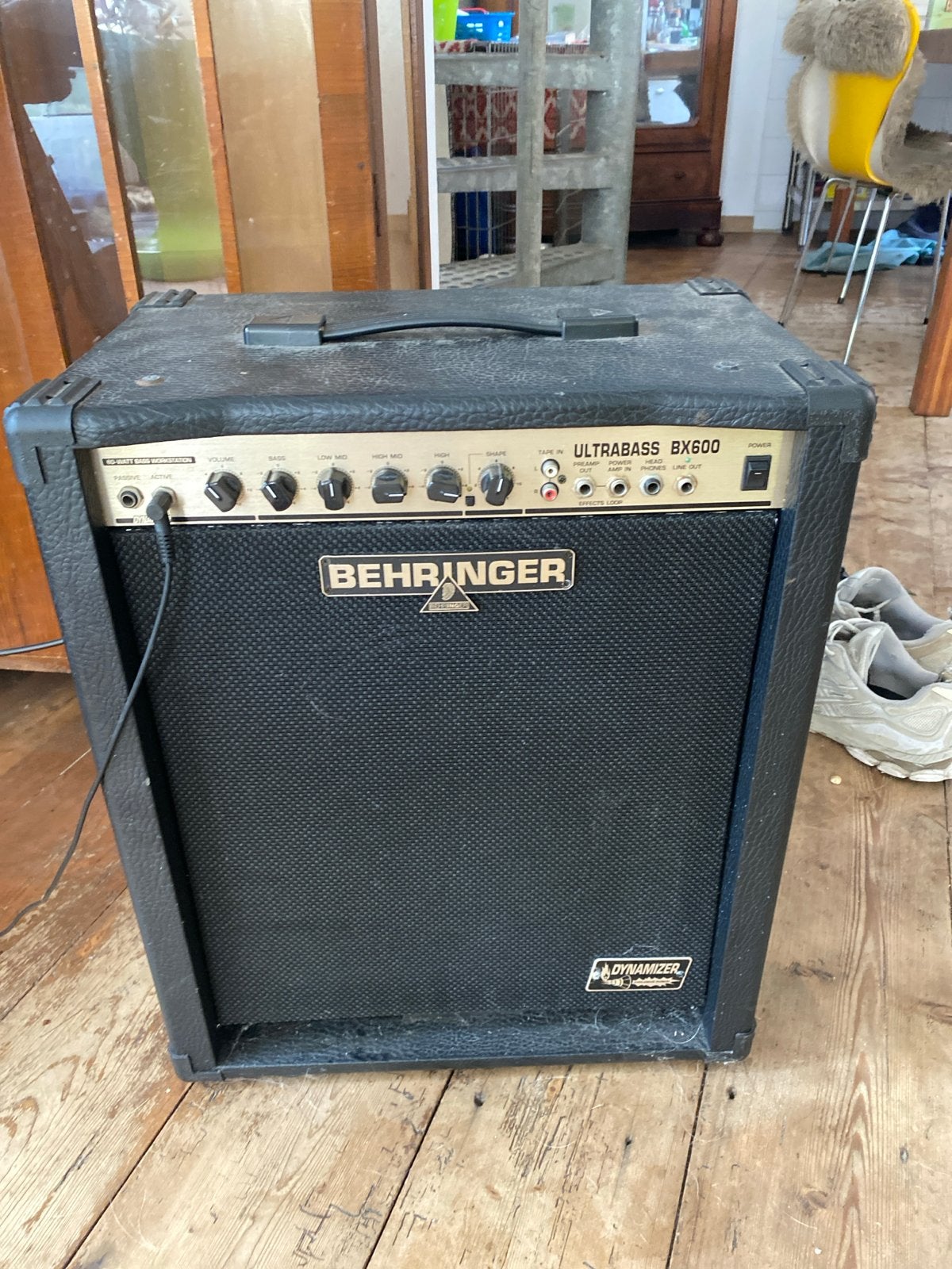 Behringer Ultrabass BX600 Basgitaarversterker, Ophalen of Verzenden, Gebruikt, Basgitaar, 100 watt of meer