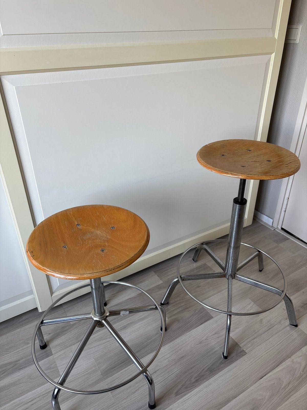Vintage Industriële Krukken - Houten Zitting, Verstelbaar, Ophalen, In hoogte verstelbaar, Gebruikt, Hout