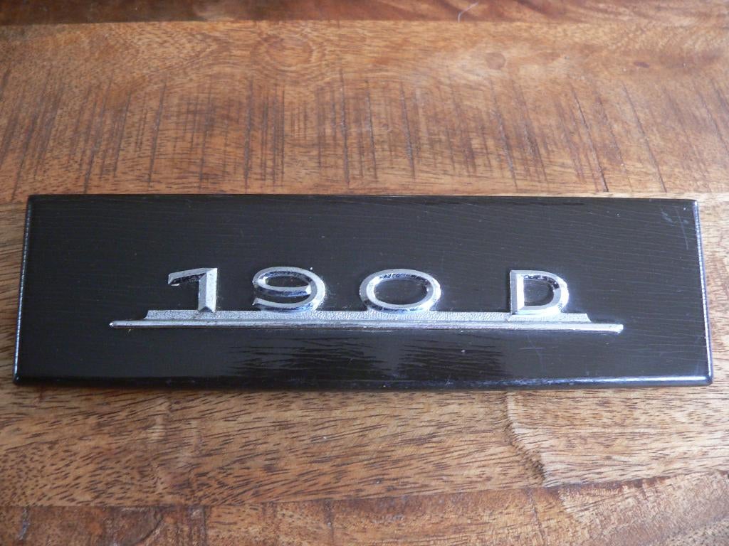 MERCEDES 190 D EMBLEEM, Ophalen