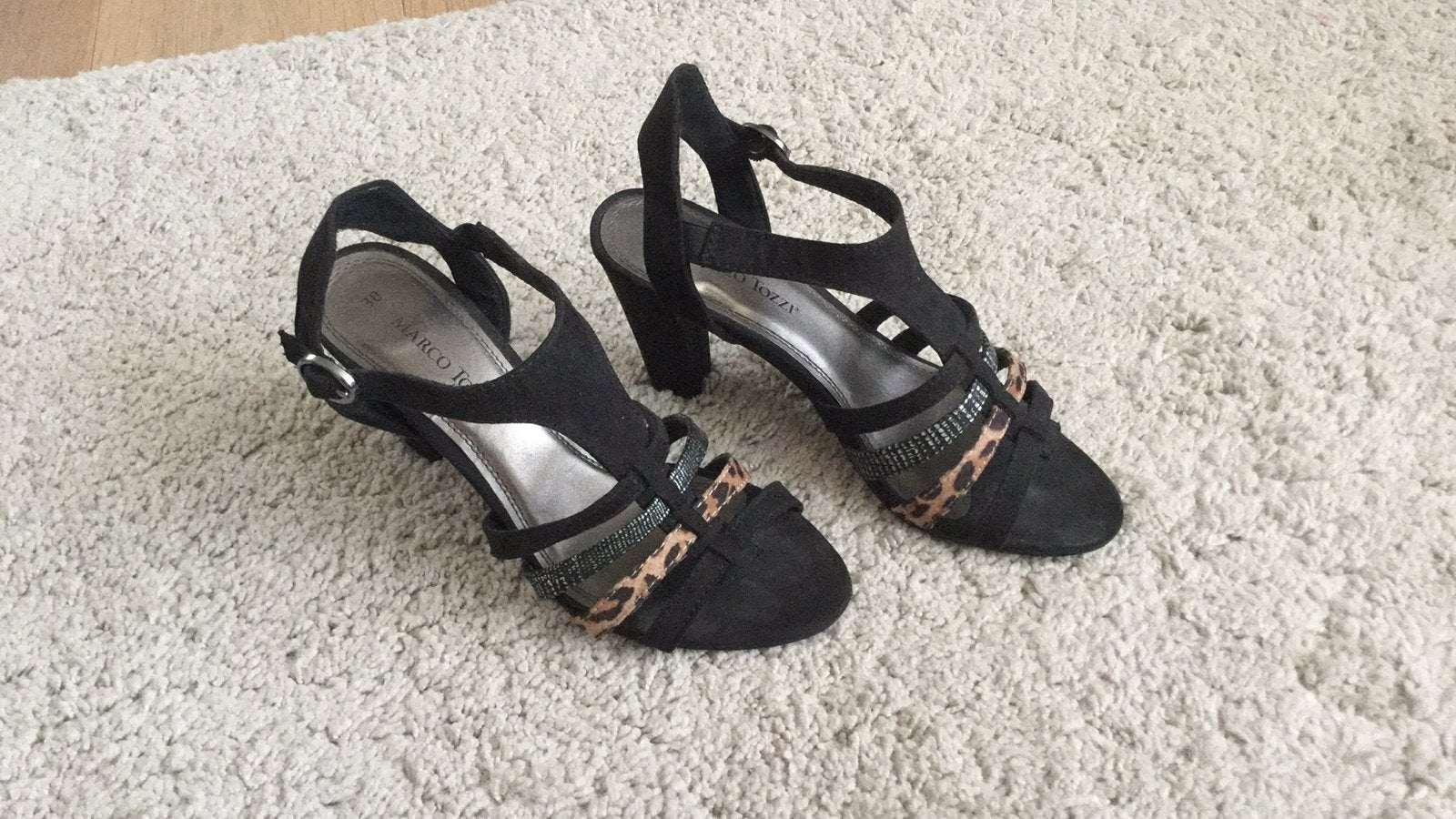 Leuke open hakken. Maat 38, Zwart, Ophalen of Verzenden, Zo goed als nieuw, Schoenen met hoge hakken