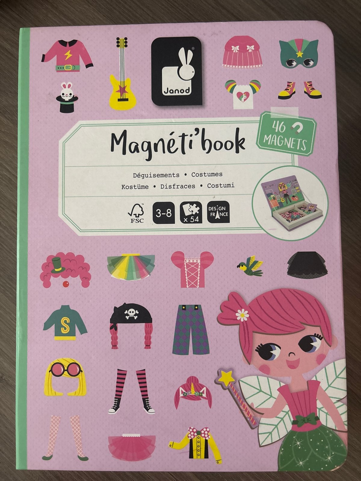 Janod Magnéti'book Verkleedboek met Magneten, Ophalen of Verzenden, Zo goed als nieuw, Jongen of Meisje