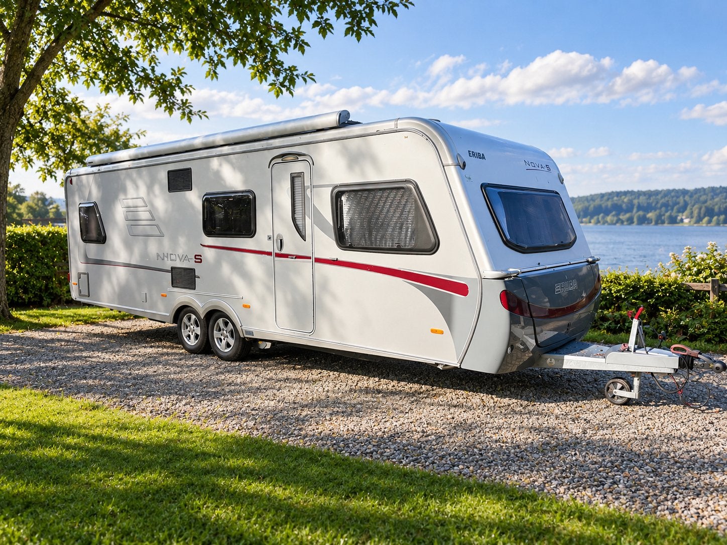 Eriba Nova S690 Caravan met mover, Oven, Vast bed, Rondzit, Particulier
