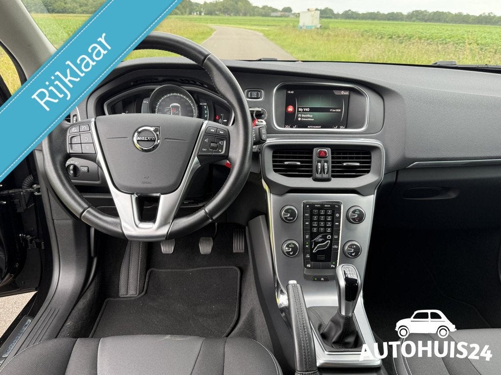 Volvo V40 2.0 D2 Nordic+ 2017|30.000km|NL-AUTO|EURO6, Auto's, Voorwielaandrijving, Gebruikt, 4 cilinders, Leder en Stof