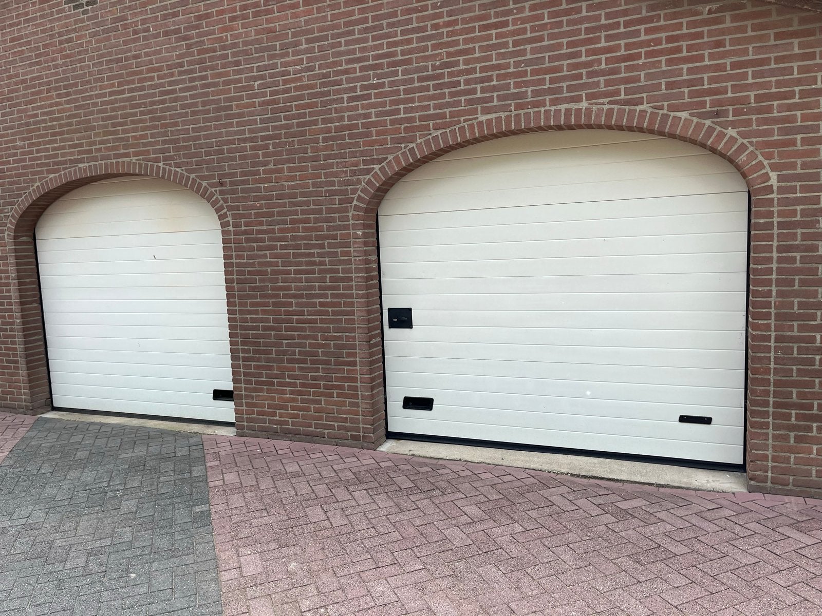 Garagedeuren  sectionaal., Doe-het-zelf en Verbouw, Deuren en Horren, Gebruikt, Garagedeur, 215 cm of meer, 120 cm of meer, Metaal