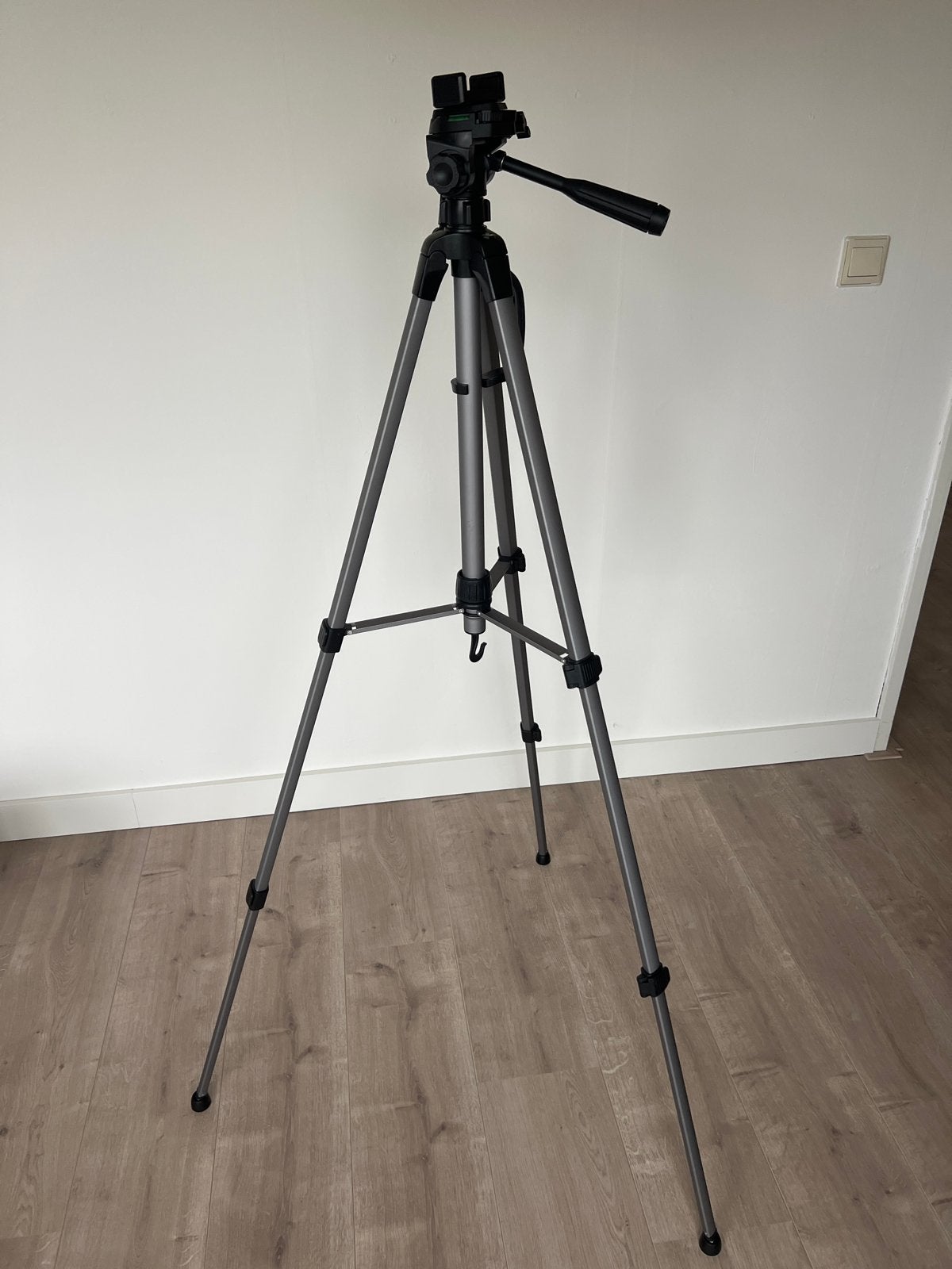 Lichtgewicht statief Cullmann Alpha 2500 met telefoonhouder, Zo goed als nieuw, 150 tot 175 cm, Met balhoofd, Ophalen of Verzenden