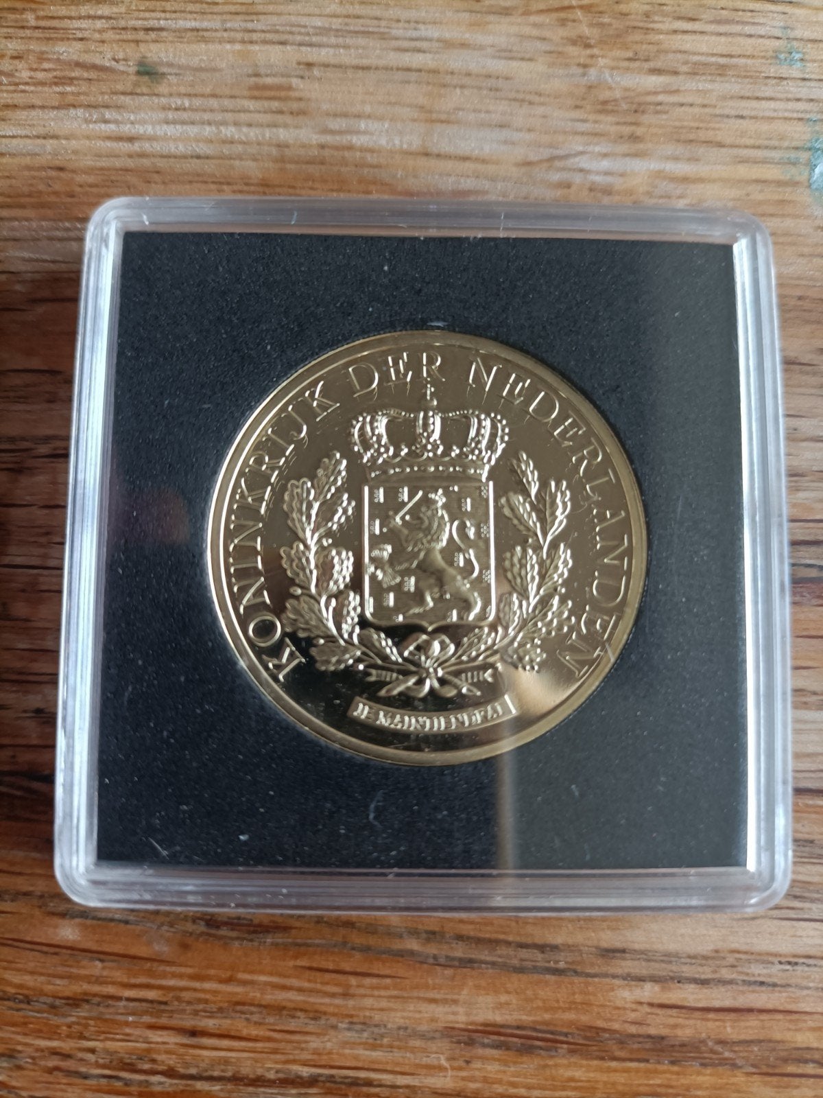 vergulde munt Koning Willem-Alexander & Koningin Máxima 2022, Ophalen of Verzenden, Koningin Beatrix, Euro's