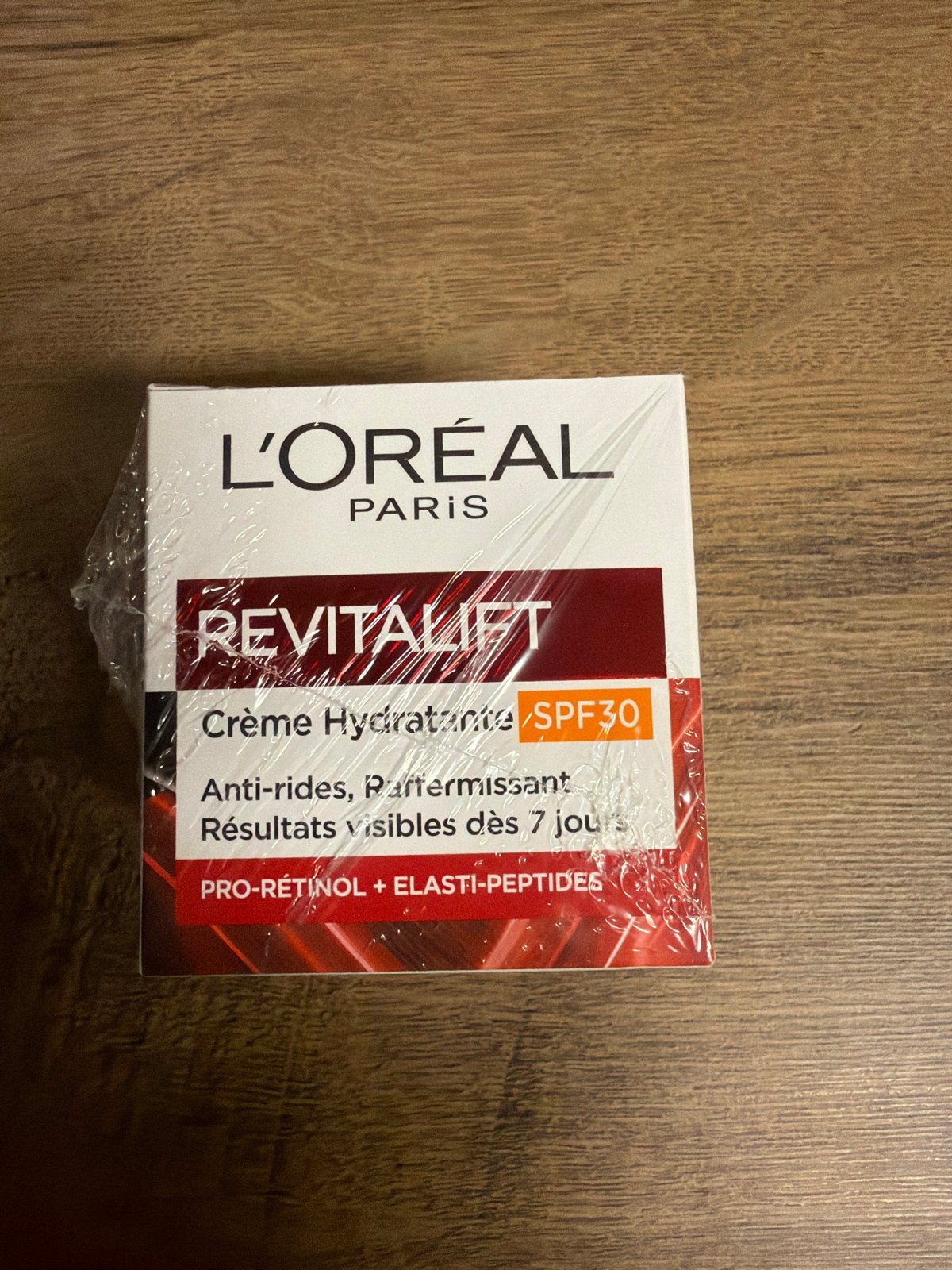 L'Oréal Revitalift Hydraterende Crème SPF30, Ophalen of Verzenden, Nieuw, Gehele gezicht, Verzorging