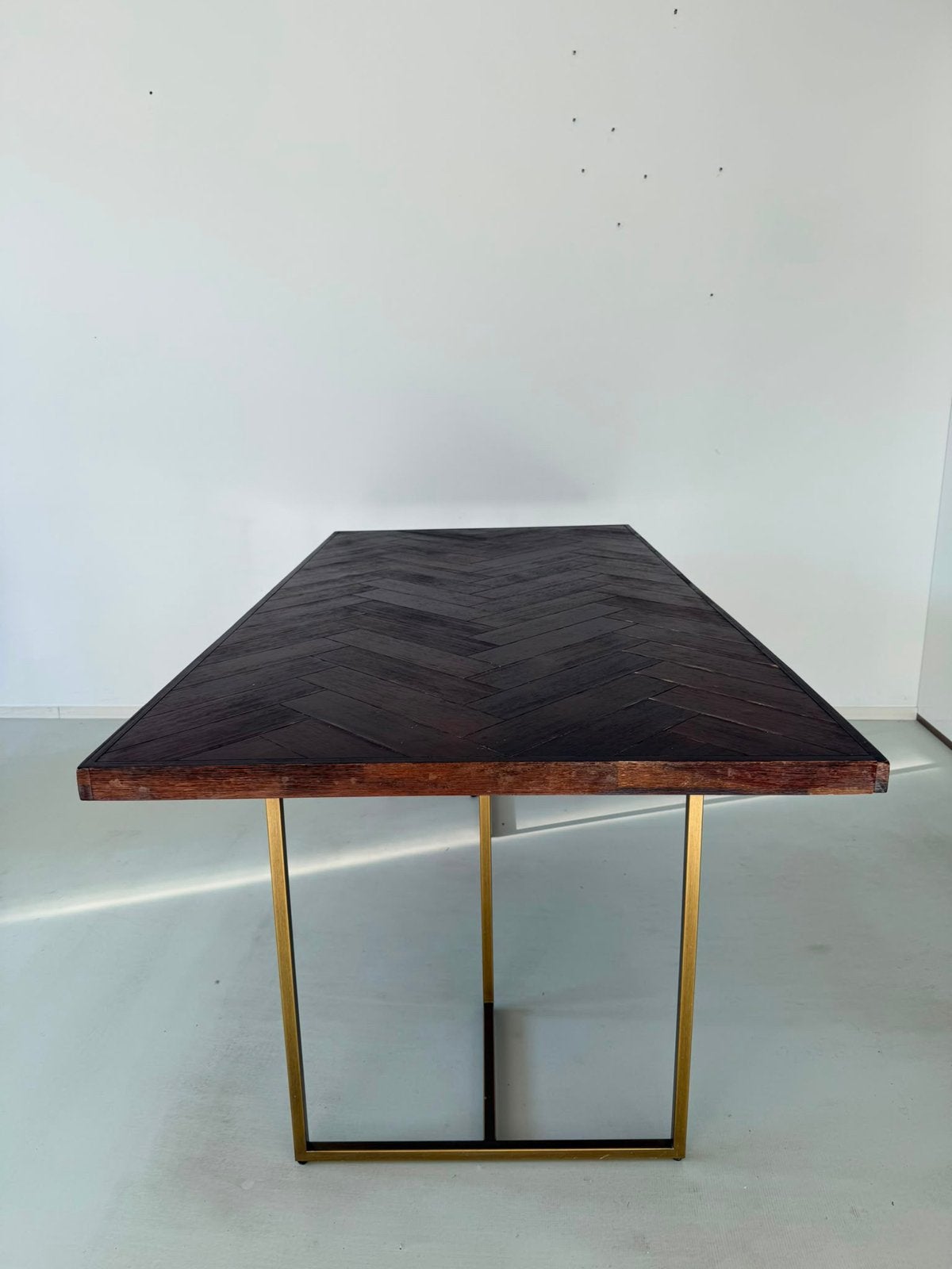 Dutchbone Class eettafel 180 cm – visgraat – messing, Ophalen
