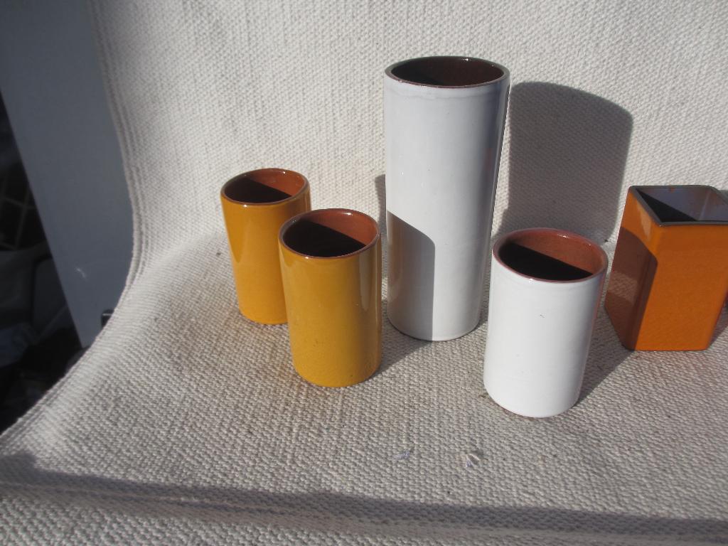Keramiek vaasjes (6) in felle kleuren , jaren 70, Antiek en Kunst, Antiek | Keramiek en Aardewerk, Ophalen of Verzenden