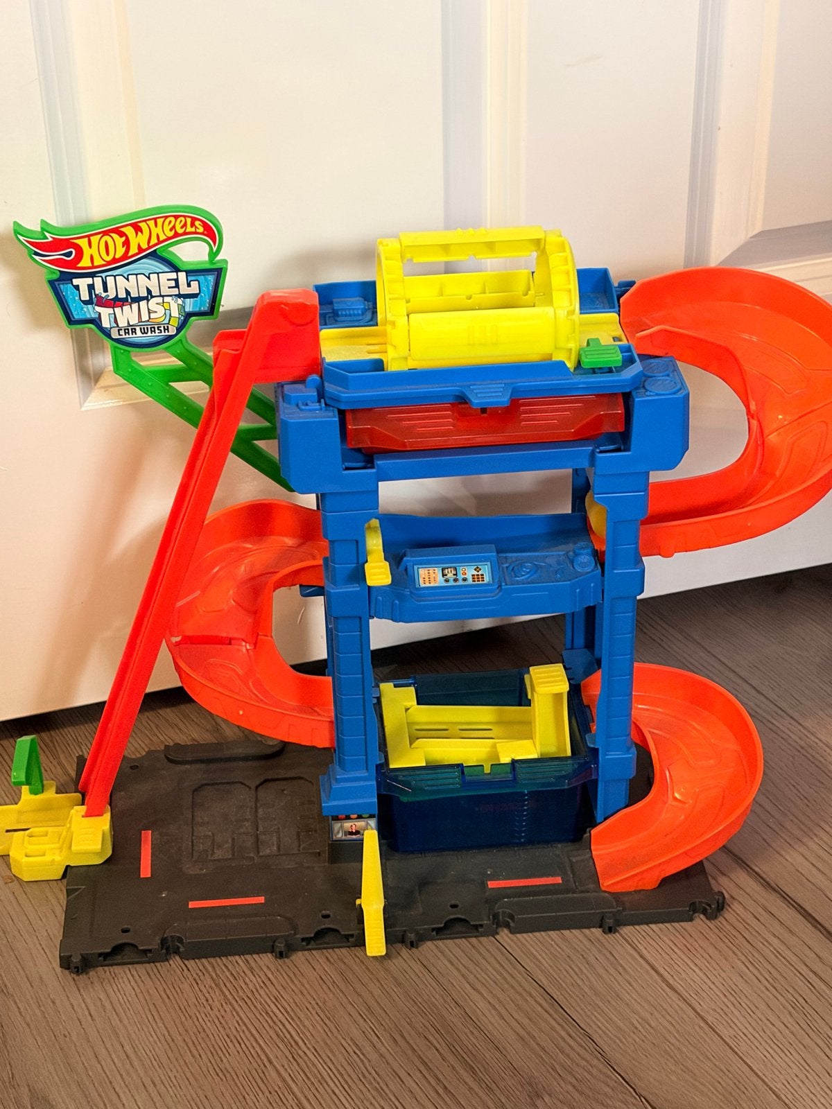 Hot Wheels sets: Tunnel Twist Car Wash, lanceerbaan, Zelf te bouwen, Ophalen of Verzenden, Hot Wheels, Handmatig