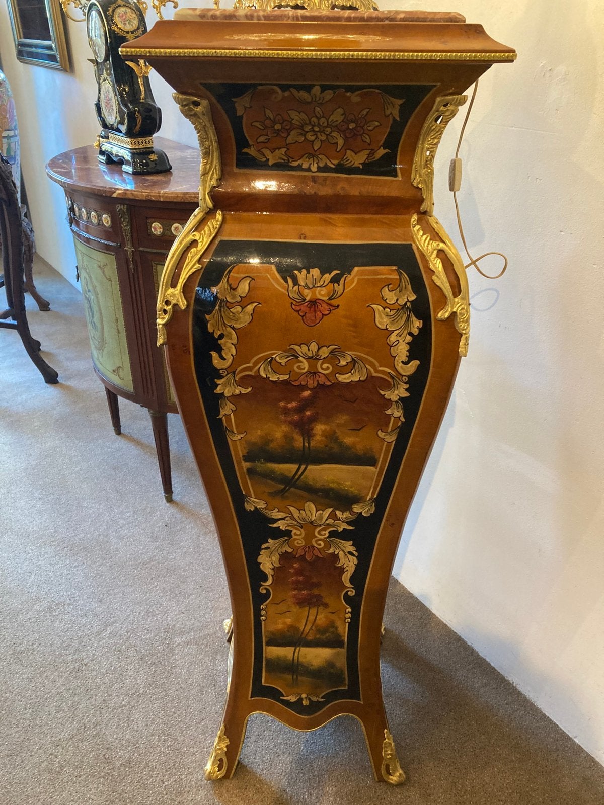 Mooie marqueterie staander 1m27 hoog, Ophalen