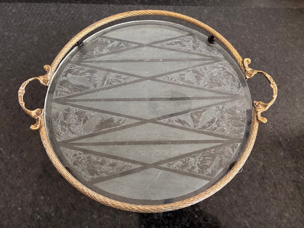 Vintage dienblad; gegraveerd glazen blad en opstaande rand, Antiek en Kunst, Ophalen of Verzenden