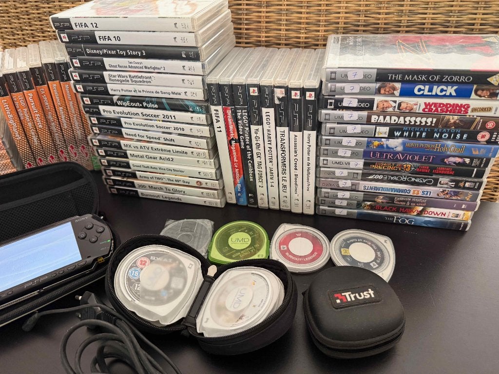 Sony PSP 1004 console + spellen + UMD, Gebruikt, Ophalen of Verzenden, PSP, Met games