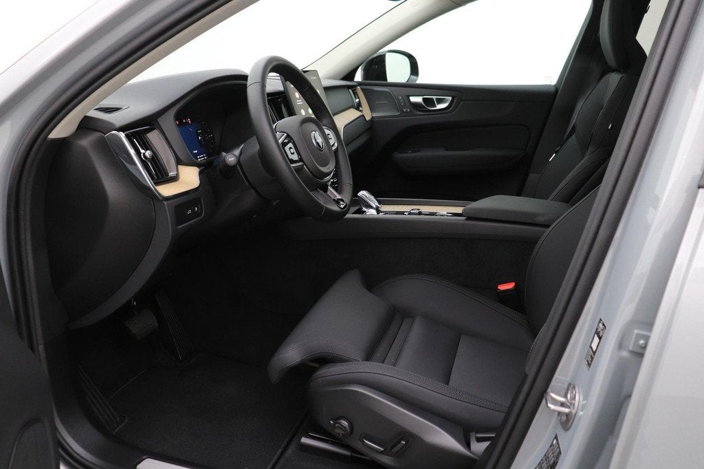 Volvo XC60 T6 Plug-in hybrid Plus Dark | FACELIFT | ACC | Pa, Auto's, Volvo, Automaat, Gebruikt, Euro 6, 4 cilinders