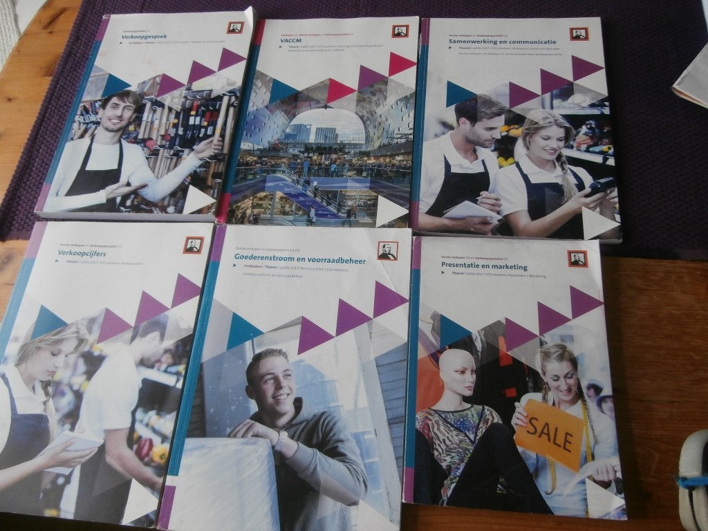 schoolboek Verkoper Verkoopcijfer Goederenstroom Sarphati, Boeken, Ophalen of Verzenden, Zo goed als nieuw, MBO, Sarphati